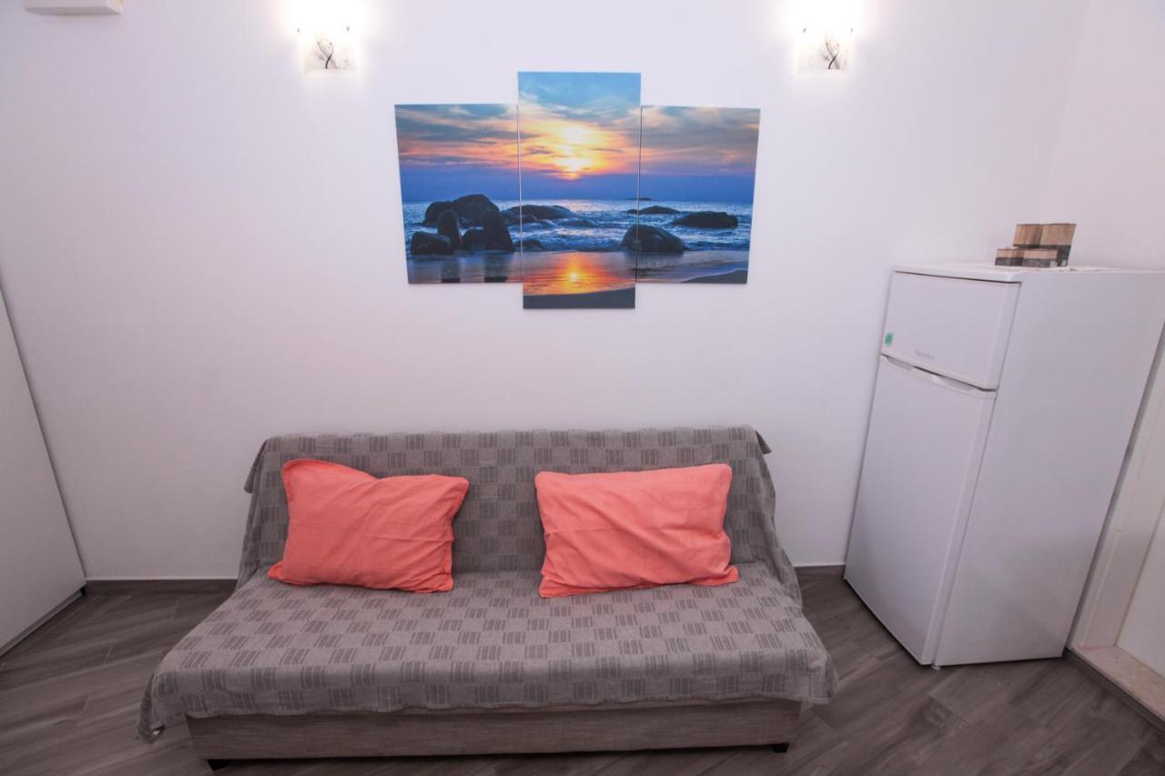 Apartments Damjan Brist Exterior photo