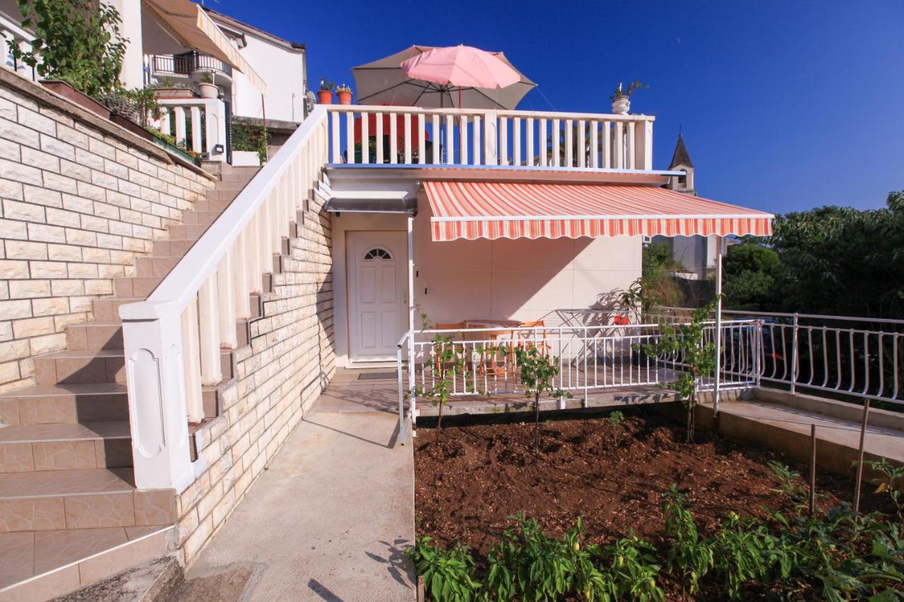 Apartments Damjan Brist Exterior photo